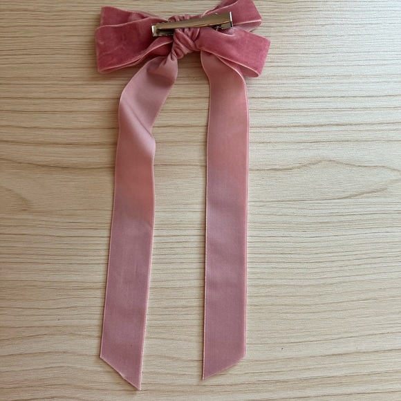 Women’s bow - Picture 2 of 2